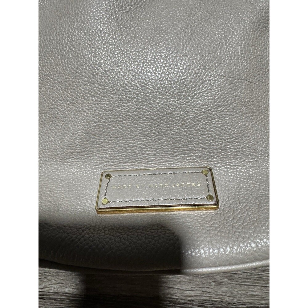 MARC by Marc Jacobs Too Hot to Handle Convertible Crossbody Hobo Bag - Picture 2 of 13